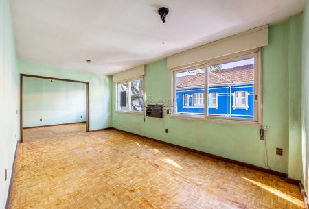 Apartamento com 147m², 4 quartos, 1 suíte, 1 vaga, no bairro Independência em Porto Alegre