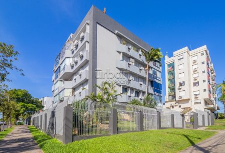 Apartamento com 102m², 3 quartos, 1 suíte, 1 vaga, no bairro Chácara Das Pedras em Porto Alegre