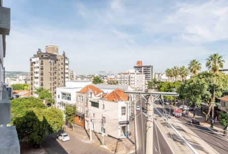 Apartamento com 129m², 3 quartos, 1 suíte, 1 vaga, no bairro Petrópolis em Porto Alegre