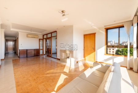 Apartamento com 137m², 3 quartos, 1 suíte, 2 vagas, no bairro Auxiliadora em Porto Alegre
