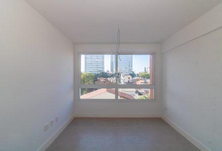 Apartamento com 50m², 1 quarto, 1 suíte, 1 vaga, no bairro Passo da Areia em Porto Alegre