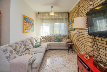Casa com 153m², 4 quartos, 2 suítes, 3 vagas, no bairro Jardim Planalto em Porto Alegre