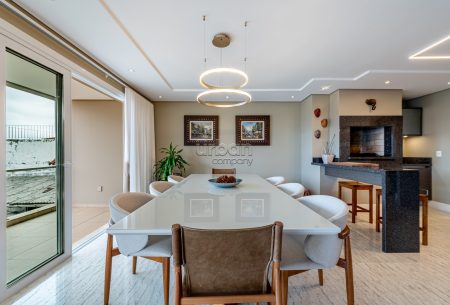 Casa com 447m², 3 quartos, 3 suítes, 4 vagas, no bairro Chácara das Pedras em Porto Alegre