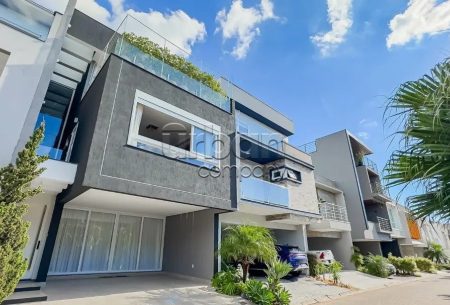 Casa em Condomínio com 161m², 3 quartos, 3 suítes, 2 vagas, no bairro Ecoville em Porto Alegre