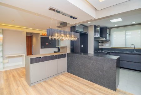 Apartamento com 79m², 2 quartos, 2 suítes, 1 vaga, no bairro Passo da Areia em Porto Alegre