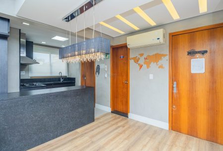 Apartamento com 79m², 2 quartos, 2 suítes, 1 vaga, no bairro Passo da Areia em Porto Alegre