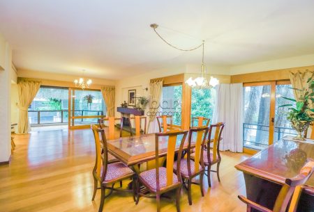Apartamento com 315m², 3 quartos, 1 suíte, 2 vagas, no bairro Petrópolis em Porto Alegre