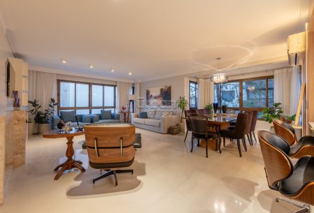 Apartamento com 142m², 3 quartos, 1 suíte, 3 vagas, no bairro Petrópolis em Porto Alegre