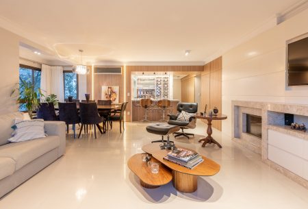 Apartamento com 142m², 3 quartos, 1 suíte, 3 vagas, no bairro Petrópolis em Porto Alegre