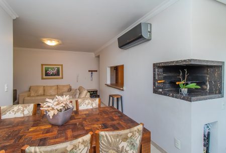 Apartamento com 89m², 3 quartos, 1 suíte, 2 vagas, no bairro Passo da Areia em Porto Alegre