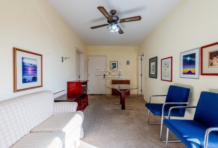 Apartamento com 71m², 2 quartos, 1 suíte, 1 vaga, no bairro Menino Deus em Porto Alegre