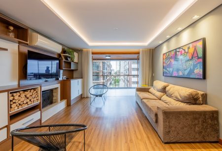 Apartamento com 265m², 3 quartos, 1 suíte, 2 vagas, no bairro Mont Serrat em Porto Alegre