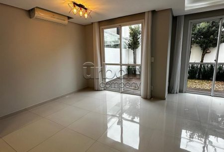 Casa em Condomínio com 138m², 3 quartos, 1 suíte, 2 vagas, no bairro Moinhos de Vento em Canoas