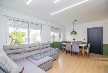 Apartamento com 90m², 2 quartos, 1 suíte, 1 vaga, no bairro Auxiliadora em Porto Alegre
