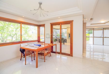 Apartamento com 163m², 3 quartos, 3 suítes, 2 vagas, no bairro Petrópolis em Porto Alegre