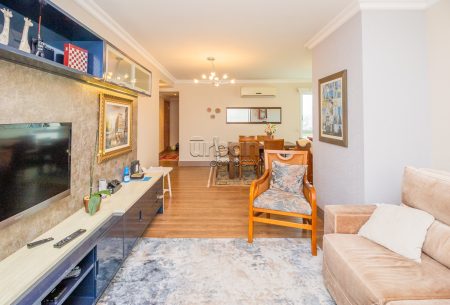 Apartamento com 106m², 3 quartos, 1 suíte, 2 vagas, no bairro Petrópolis em Porto Alegre