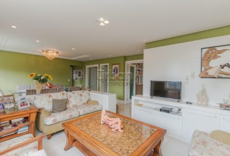Apartamento com 124m², 3 quartos, 1 suíte, 2 vagas, no bairro Auxiliadora em Porto Alegre