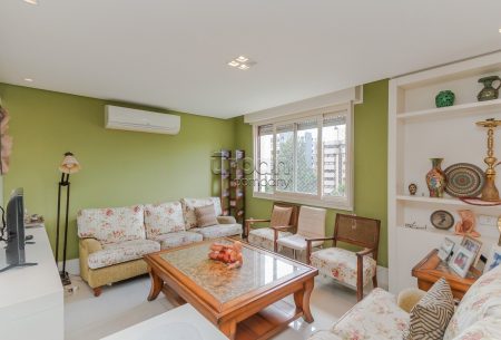 Apartamento com 124m², 3 quartos, 1 suíte, 2 vagas, no bairro Auxiliadora em Porto Alegre