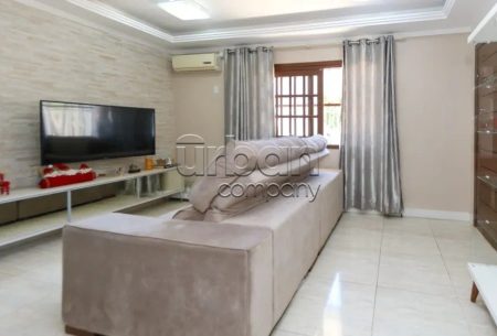 Casa com 109m², 3 quartos, 1 suíte, 2 vagas, no bairro Igara em Canoas