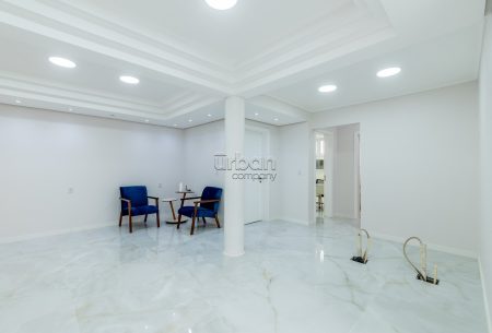 Casa com 356m², 2 quartos, 1 suíte, 4 vagas, no bairro Chácara Das Pedras em Porto Alegre