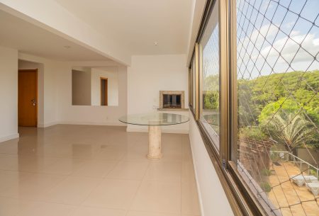 Apartamento com 106m², 3 quartos, 1 suíte, 2 vagas, no bairro Higienópolis em Porto Alegre
