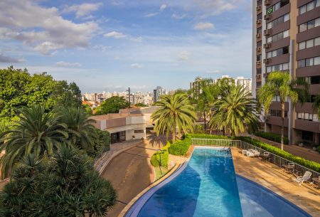 Apartamento com 106m², 3 quartos, 1 suíte, 2 vagas, no bairro Higienópolis em Porto Alegre