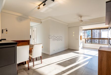 Apartamento com 80m², 2 quartos, 1 suíte, 2 vagas, no bairro Moinhos de Vento em Porto Alegre