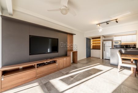 Apartamento com 80m², 2 quartos, 1 suíte, 2 vagas, no bairro Moinhos de Vento em Porto Alegre