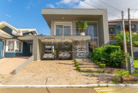 Casa em Condomínio com 250m², 3 quartos, 2 suítes, 2 vagas, no bairro Igara em Canoas