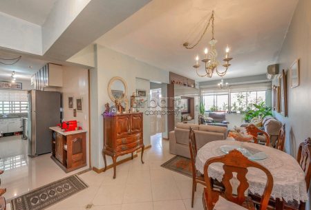 Apartamento com 85m², 2 quartos, 1 suíte, no bairro Moinhos de Vento em Porto Alegre
