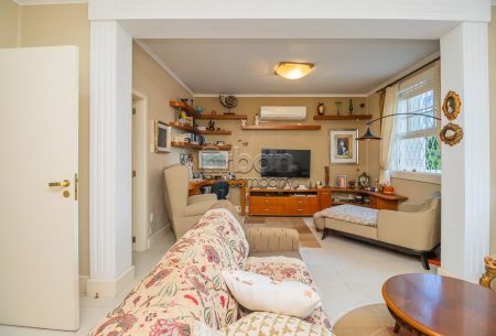 Apartamento Garden com 69m², 2 quartos, 1 suíte, 1 vaga, no bairro Auxiliadora em Porto Alegre