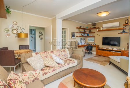 Apartamento Garden com 69m², 2 quartos, 1 suíte, 1 vaga, no bairro Auxiliadora em Porto Alegre