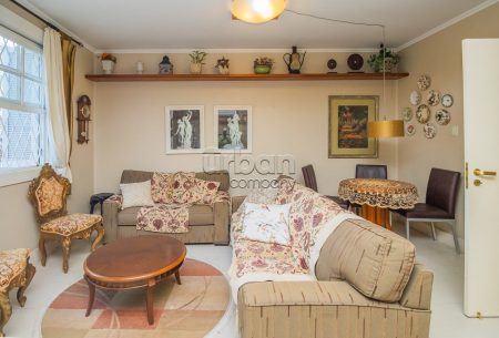 Apartamento Garden com 69m², 2 quartos, 1 suíte, 1 vaga, no bairro Auxiliadora em Porto Alegre