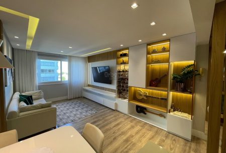 Apartamento com 75m², 3 quartos, 1 suíte, 2 vagas, no bairro São Sebastião em Porto Alegre