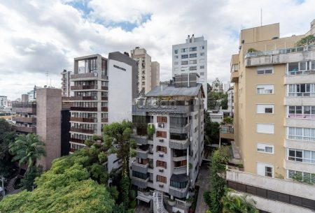 Apartamento com 92m², 2 quartos, 2 suítes, 2 vagas, no bairro Moinhos de Vento em Porto Alegre