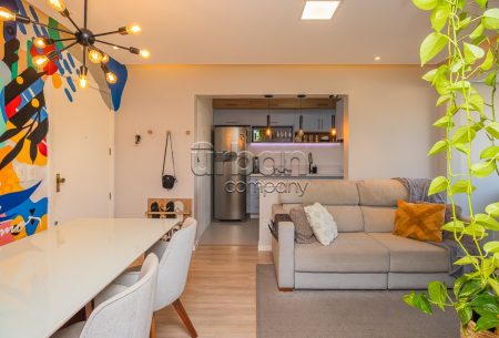 Apartamento com 68m², 2 quartos, 1 suíte, no bairro Passo da Areia em Porto Alegre