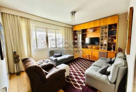 Apartamento com 227m², 4 quartos, 1 suíte, 1 vaga, no bairro Moinhos de Vento em Porto Alegre
