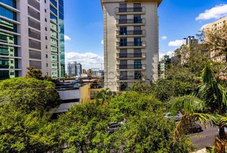 Apartamento com 86m², 2 quartos, 1 suíte, 3 vagas, no bairro Três Figueiras em Porto Alegre