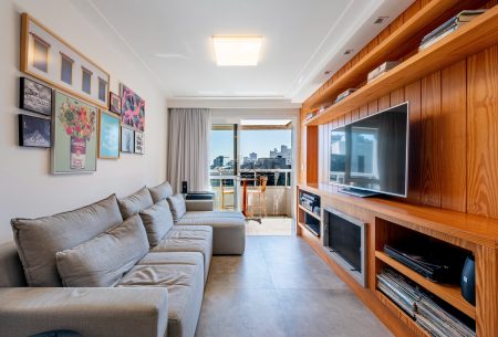 Apartamento com 62m², 1 quarto, 1 suíte, 2 vagas, no bairro Rio Branco em Porto Alegre