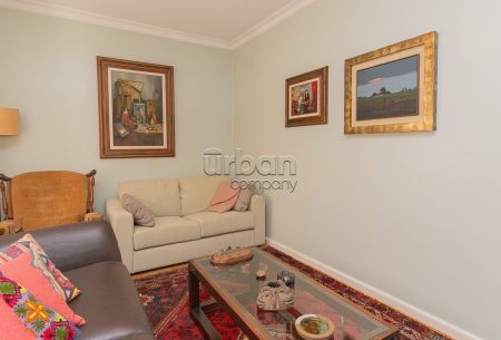 Apartamento com 125m², 4 quartos, 1 suíte, 1 vaga, no bairro Moinhos de Vento em Porto Alegre