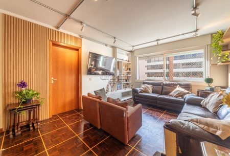 Apartamento com 115m², 3 quartos, 1 suíte, 1 vaga, no bairro Menino Deus em Porto Alegre