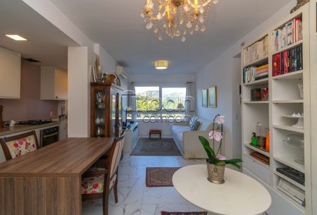 Apartamento com 69m², 2 quartos, 1 suíte, 1 vaga, no bairro Central Parque em Porto Alegre