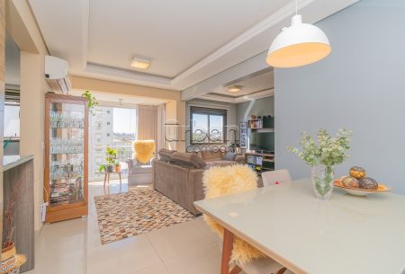 Apartamento com 72m², 2 quartos, 1 suíte, 1 vaga, no bairro Passo da Areia em Porto Alegre