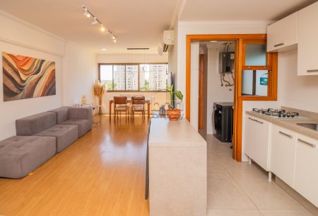 Apartamento com 72m², 2 quartos, 1 suíte, 2 vagas, no bairro Passo da Areia em Porto Alegre