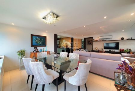 Apartamento com 122m², 3 quartos, 2 vagas, no bairro Petrópolis em Porto Alegre