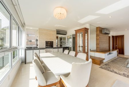 Apartamento com 178m², 3 quartos, 3 suítes, 3 vagas, no bairro Bela Vista em Porto Alegre