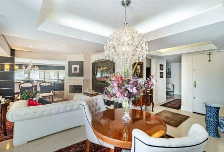 Apartamento com 150m², 3 quartos, 1 suíte, 2 vagas, no bairro Petrópolis em Porto Alegre