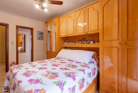 Casa com 146m², 3 quartos, 1 suíte, 2 vagas, no bairro Cristo Redentor em Porto Alegre