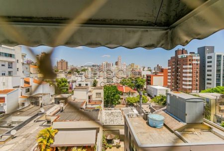 Apartamento com 72m², 2 quartos, 1 suíte, 1 vaga, no bairro Auxiliadora em Porto Alegre