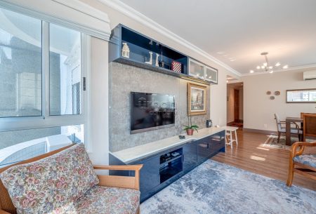 Apartamento com 106m², 3 quartos, 1 suíte, 2 vagas, no bairro Petrópolis em Porto Alegre